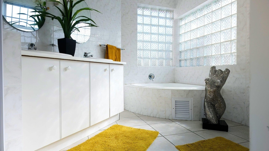 4 Bedroom Property for Sale in Middedorp Western Cape